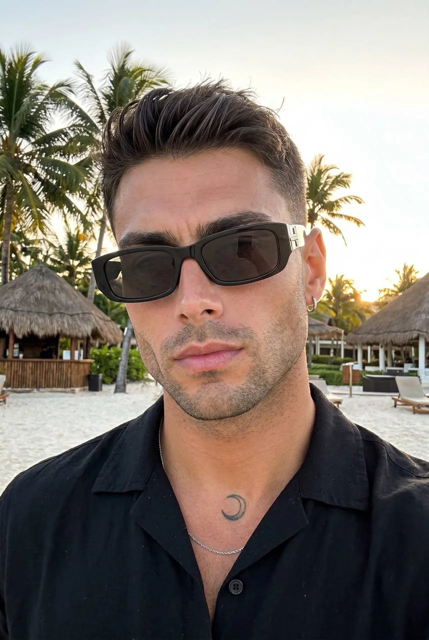 Tropical Golden Selfie — image prompt preview